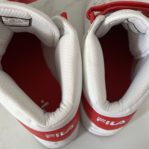 Fila sneakers EUC  - Picture 6 of 7